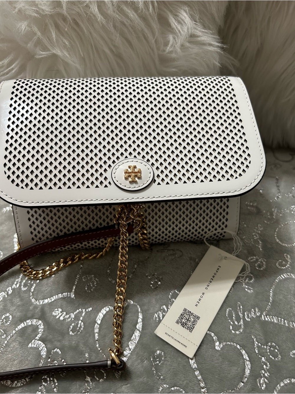 NWT Tory Burch, Sm White Fleming Diamond Perforated Convertible Leather Crossbod - Picture 9 of 12